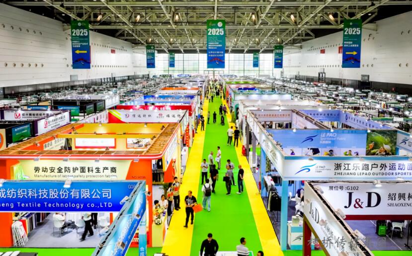 首日超1.65万人次涌入！柯桥纺织品及面辅料市场火爆开场
